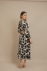 Antonia black & white