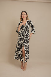 Antonia black & white